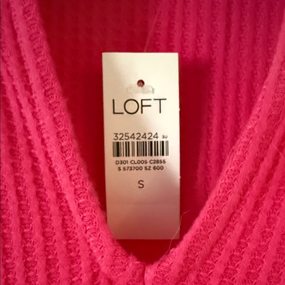 LOFT Pink Ribbed V-Neck Top - Picture 2 of 7